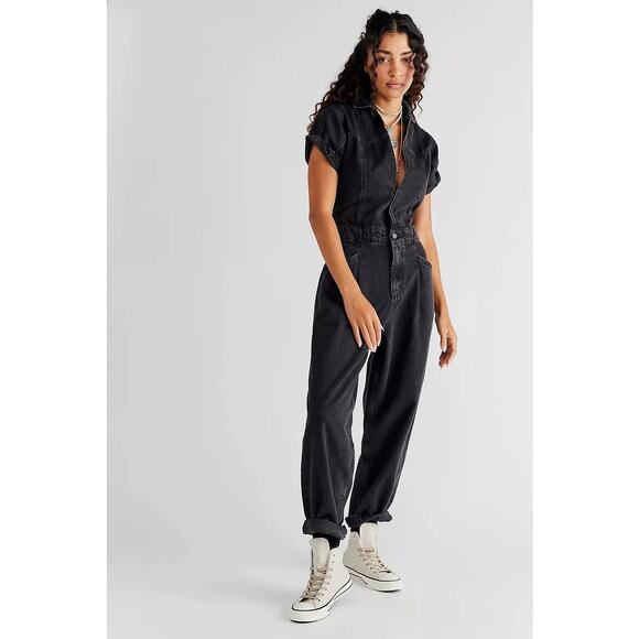 Free People Denim Marla Coverall Jumpsuit Black Tapered Short Sleeve Sz S Womens - Picture 1 of 11